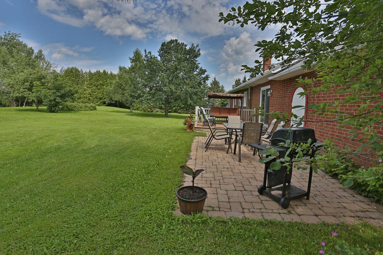 Ranch St-Hubert Bed and Breakfast Saint-Hermenegilde Buitenkant foto