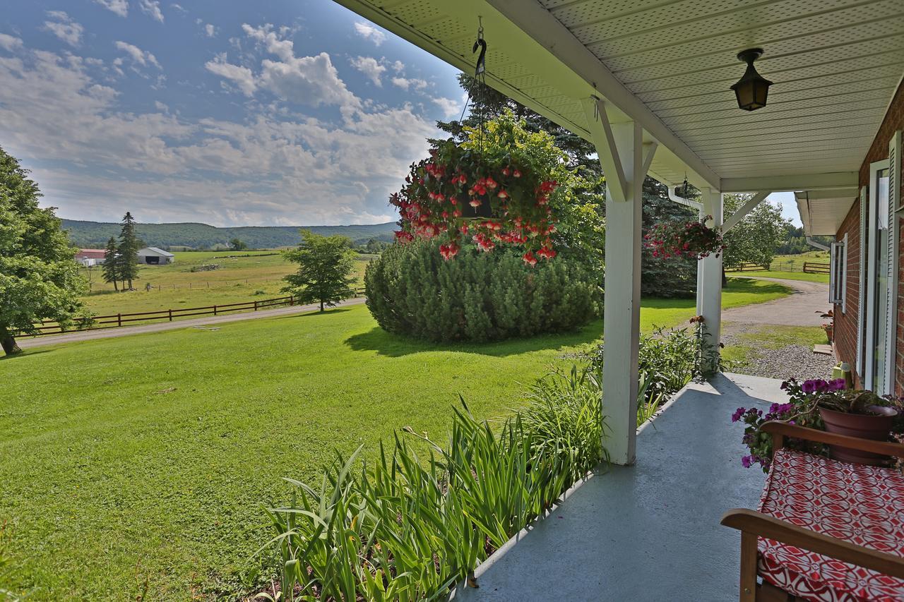 Ranch St-Hubert Bed and Breakfast Saint-Hermenegilde Buitenkant foto