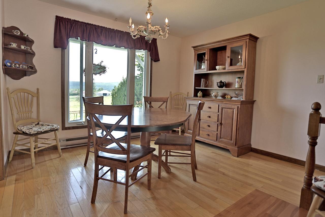 Ranch St-Hubert Bed and Breakfast Saint-Hermenegilde Buitenkant foto